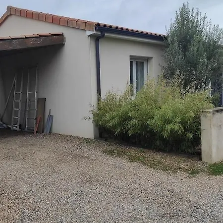 Neuville De Poitou, Maison Avec Vue Extérieur photo