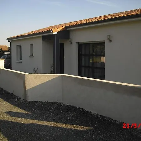 Neuville De Poitou, Maison Avec Vue Extérieur photo