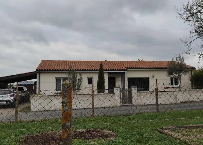 Neuville De Poitou, Maison Avec Vue