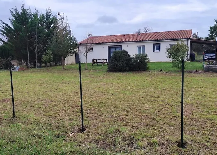 Neuville De Poitou, Maison Avec Vue