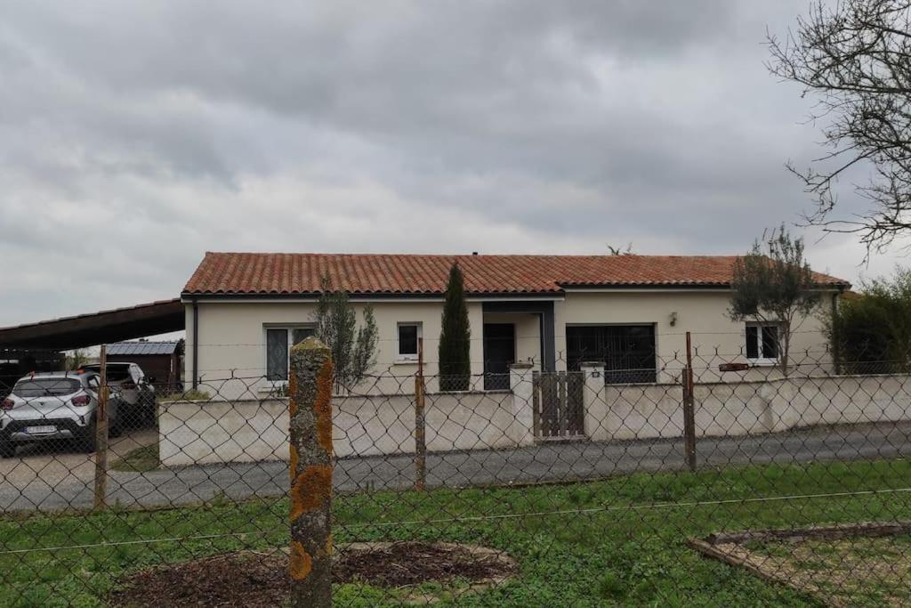 De Poitou, Maison Avec Vue Hébergement de vacances Neuville-du-Poitou